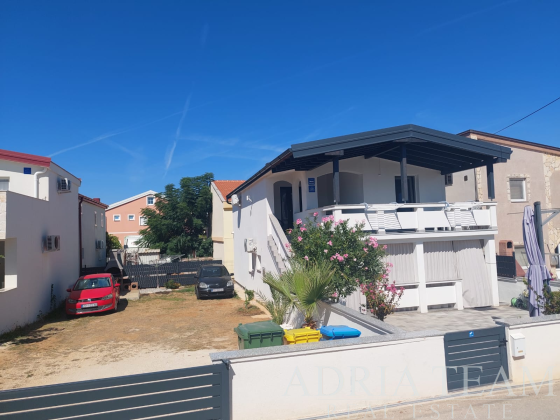RENOVATED APARTMENT HOUSE WITH 4 APARTMENTS AND ADDITIONAL LAND, 150 M FROM THE SEA – VIR ISLAND property for sale