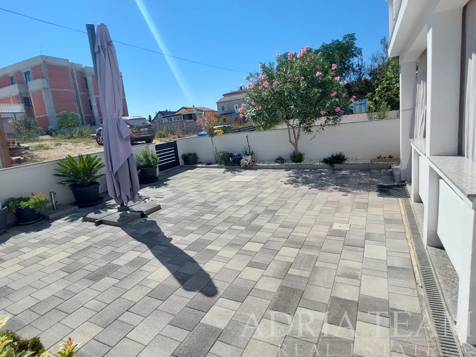RENOVATED APARTMENT HOUSE WITH 4 APARTMENTS AND ADDITIONAL LAND, 150 M FROM THE SEA – VIR ISLAND