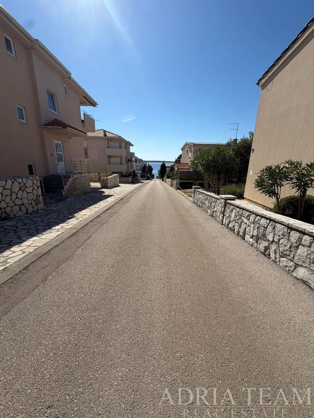 FURNISHED TWO-BEDROOM APARTMENT, ONLY 90 M FROM THE SEA - MANDRE, PAG ISLAND