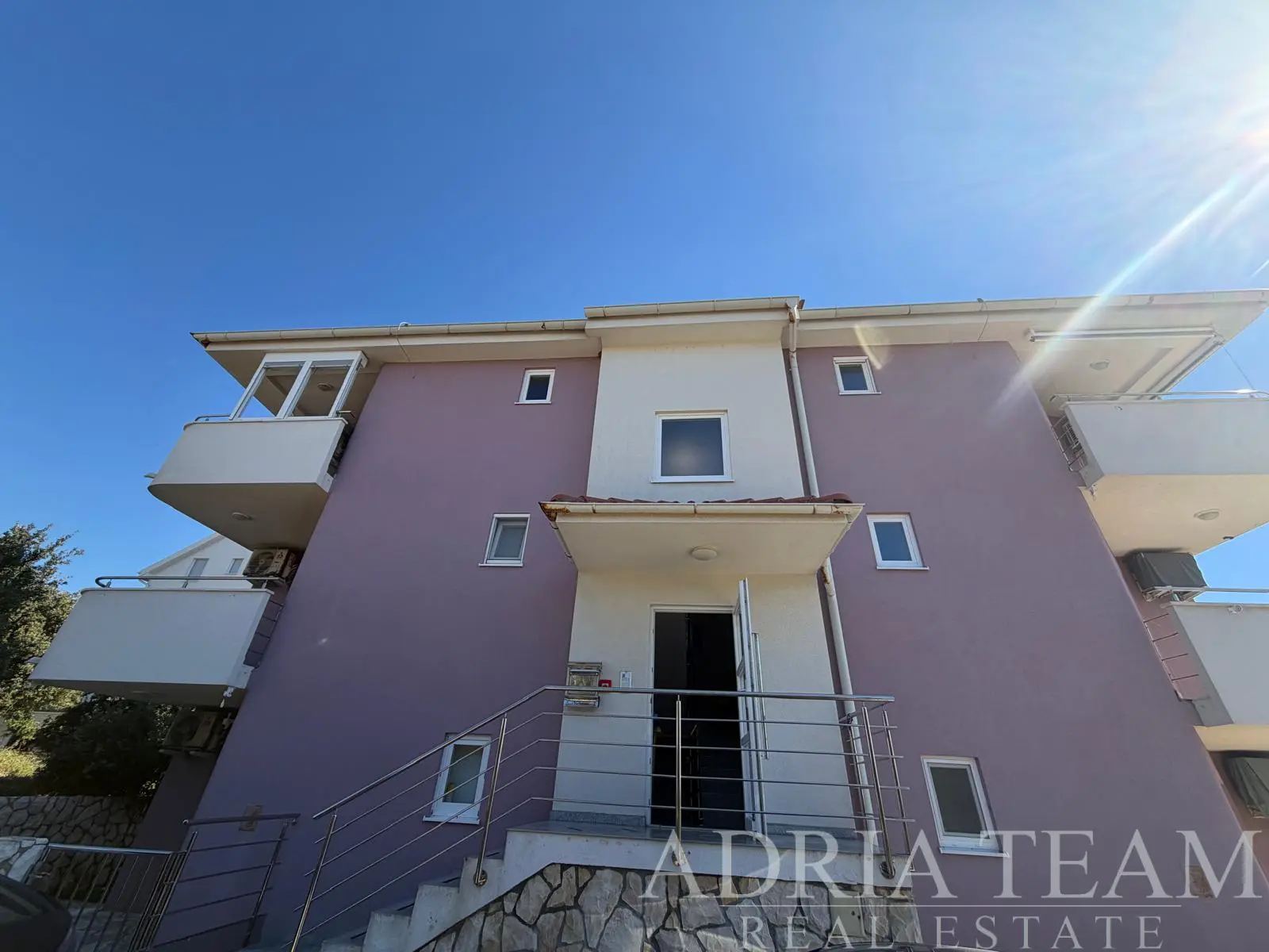 FURNISHED TWO-BEDROOM APARTMENT, ONLY 90 M FROM THE SEA - MANDRE, PAG ISLAND