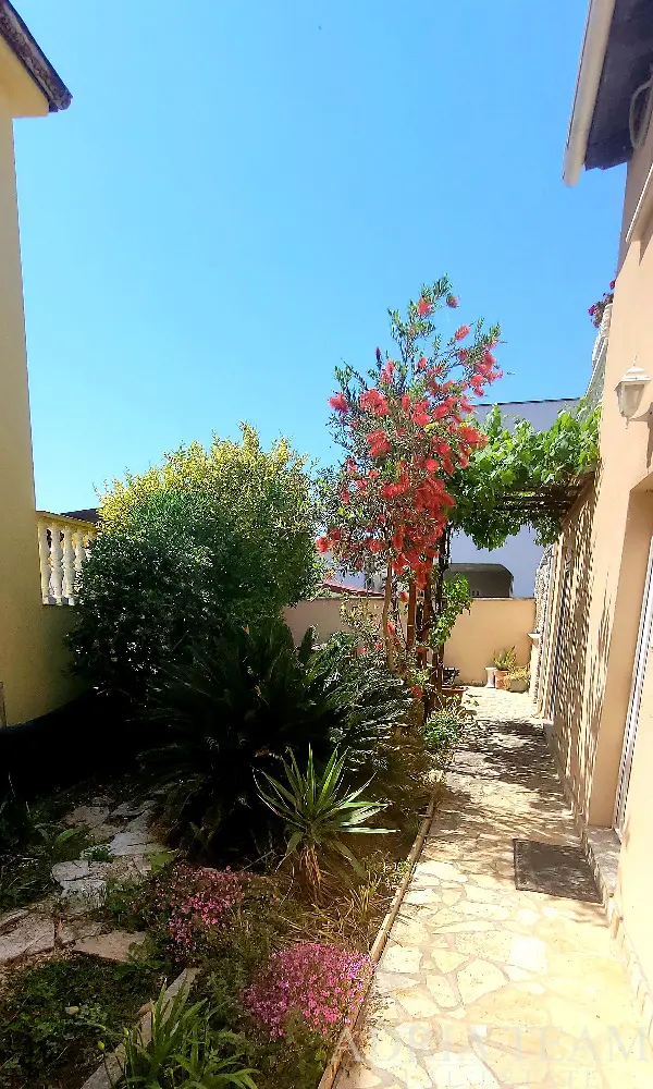 VIR – APARTMENT HOUSE WITH 4 APARTMENTS, SEA VIEW AND PARKING – SECOND ROW FROM THE SEA