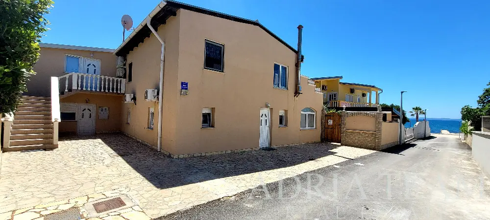 VIR – APARTMENT HOUSE WITH 4 APARTMENTS, SEA VIEW AND PARKING – SECOND ROW FROM THE SEA