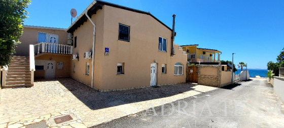 VIR – APARTMENT HOUSE WITH 4 APARTMENTS, SEA VIEW AND PARKING – SECOND ROW FROM THE SEA property for sale