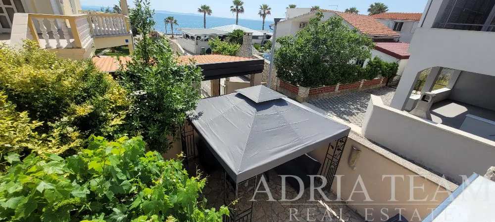 VIR – APARTMENT HOUSE WITH 4 APARTMENTS, SEA VIEW AND PARKING – SECOND ROW FROM THE SEA
