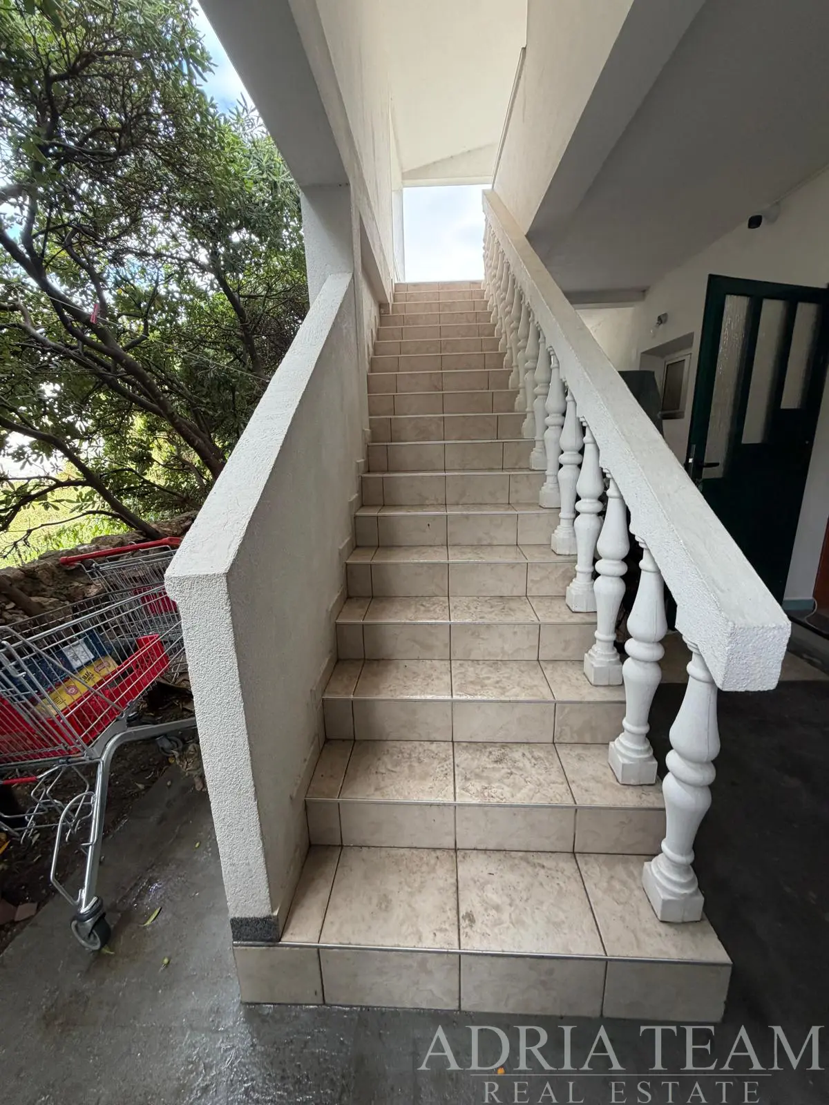 THREE APARTMENTS WITH SPACIOUS TERRACES – INVESTMENT OPPORTUNITY – PAG