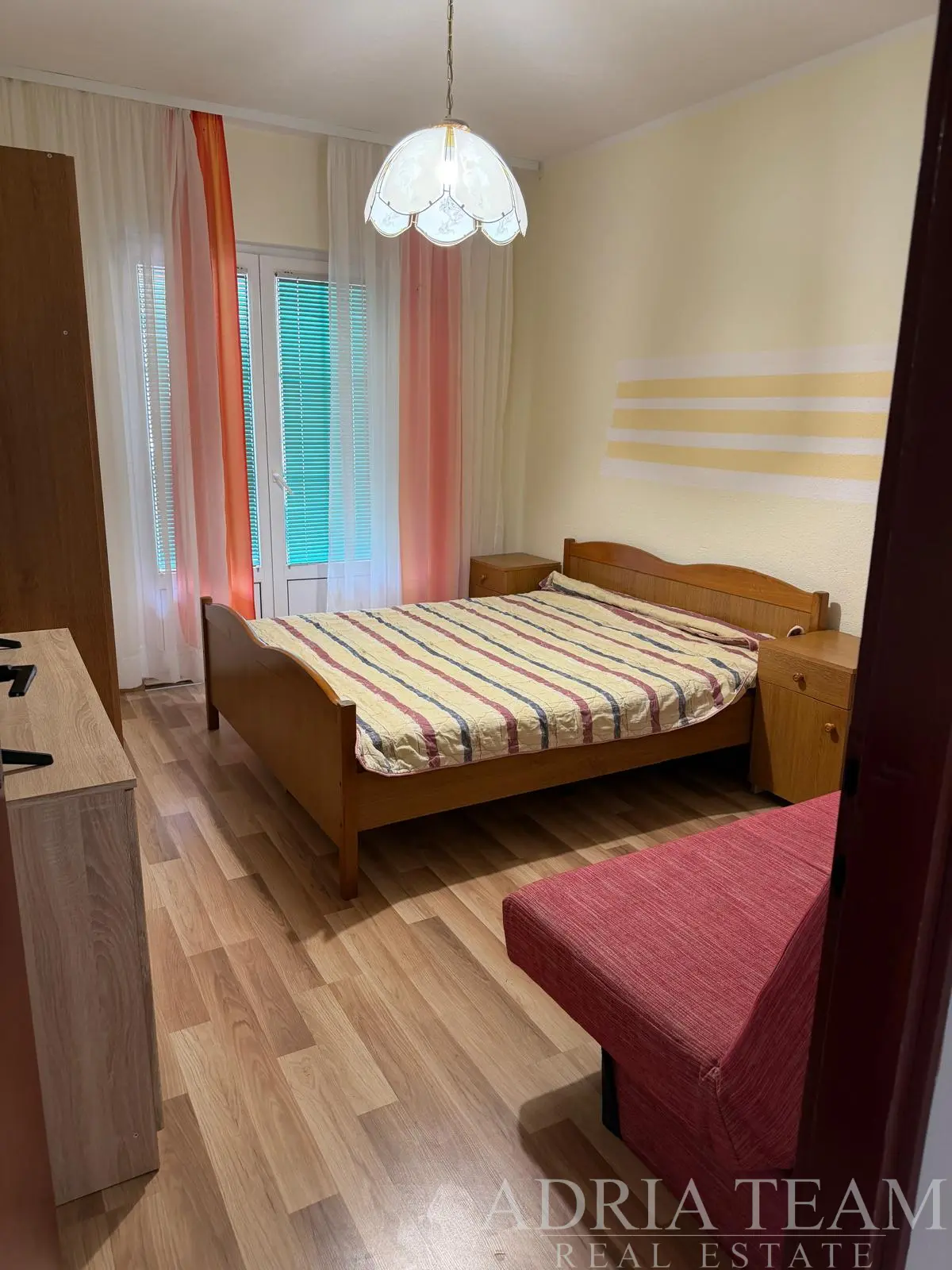SPACIOUS TWO-BEDROOM APARTMENT WITH LARGE TERRACES FOR RENOVATION – PAG