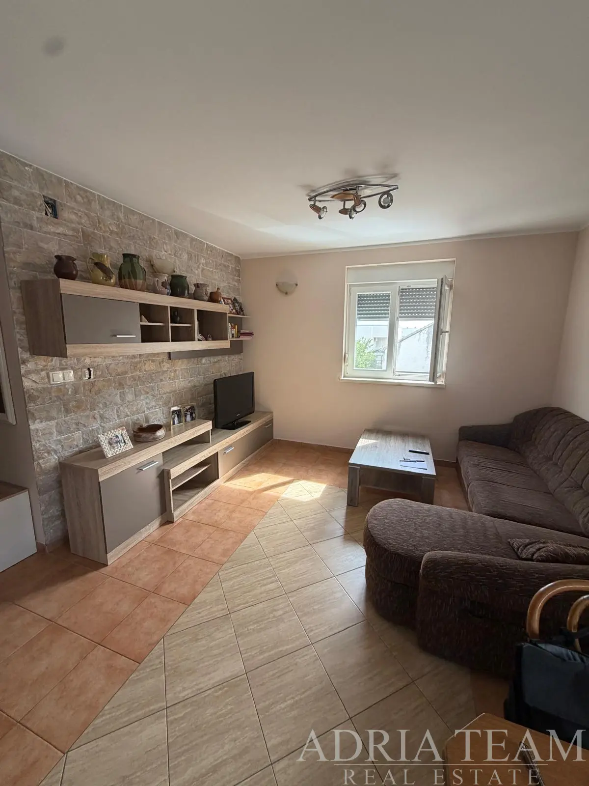 ONE-BEDROOM APARTMENT WITH GARAGE AND PARKING SPACE – ZADAR