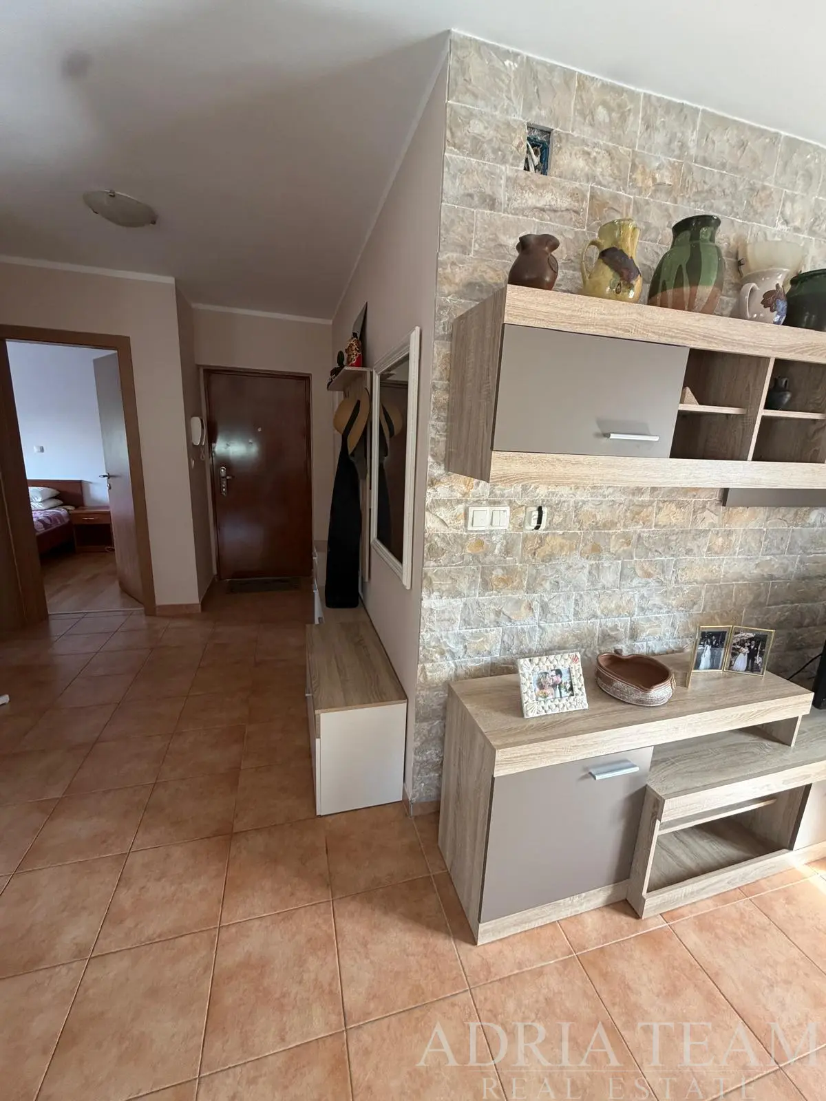 ONE-BEDROOM APARTMENT WITH GARAGE AND PARKING SPACE – ZADAR