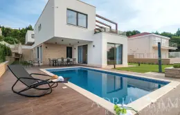 LUXURY VILLA WITH INDOOR AND OUTDOOR POOL – SECOND ROW TO THE SEA – OKRUG GORNJI property for sale
