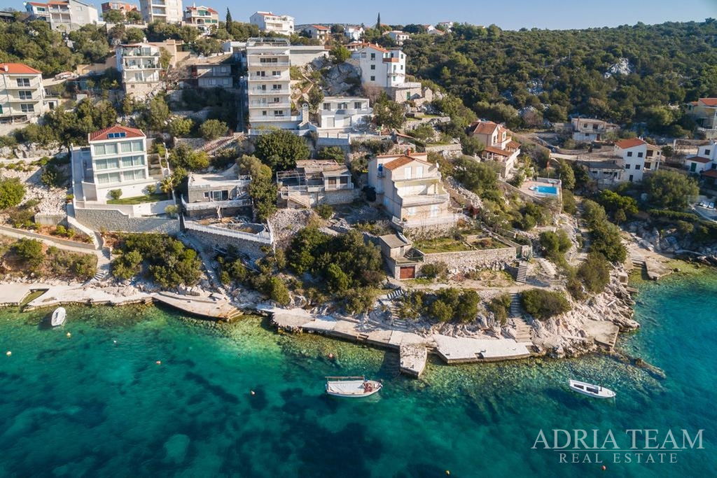 APARTMENT HOUSE WITH PANORAMIC SEA VIEW – VINIŠĆE, NEAR TROGIR