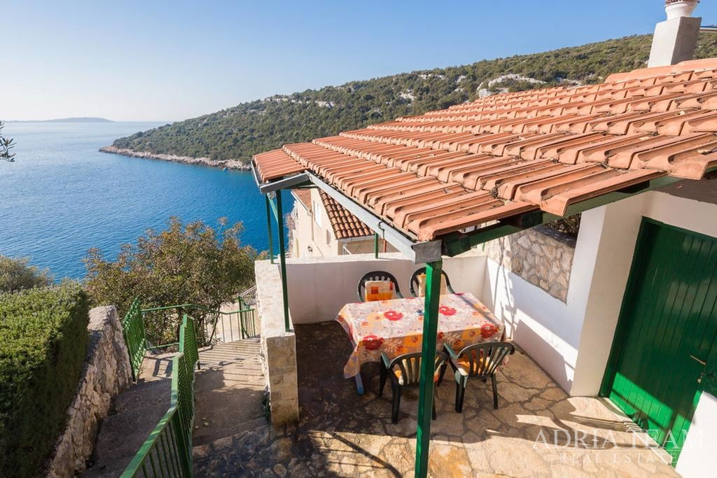 APARTMENT HOUSE WITH PANORAMIC SEA VIEW – VINIŠĆE, NEAR TROGIR