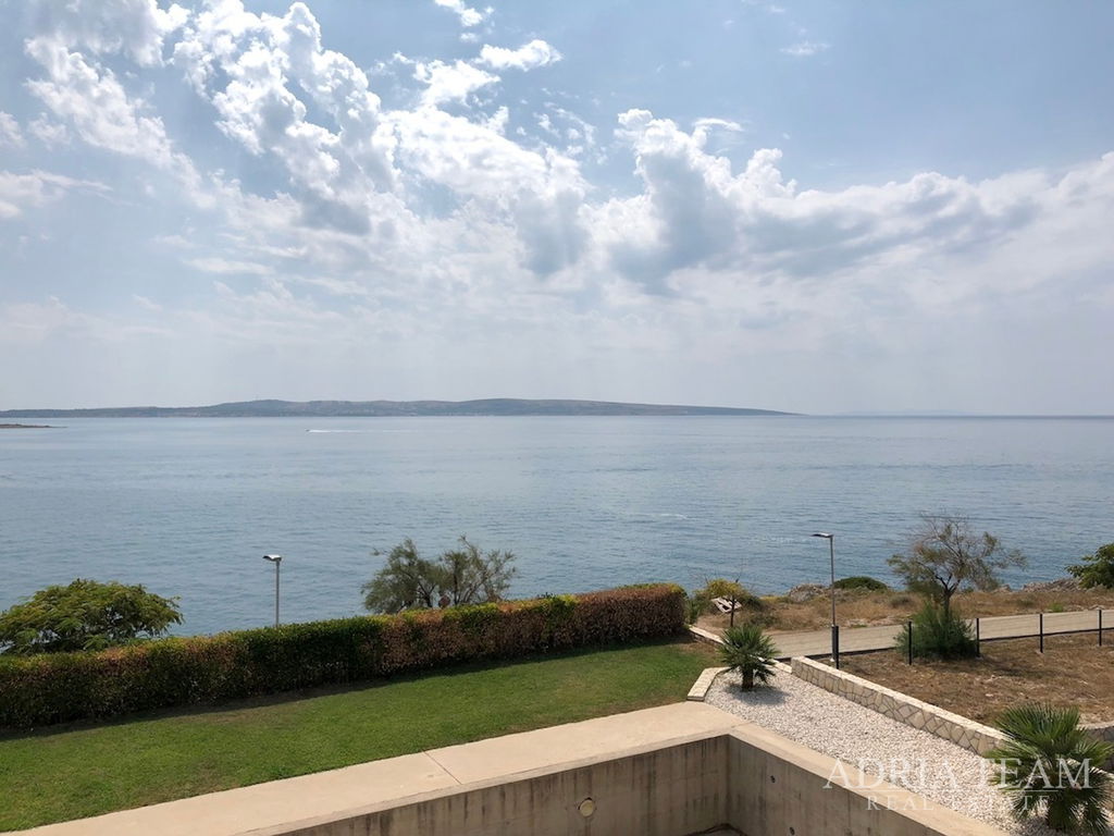 LUXURY APARTMENT  WITH PANORAMIC VIEW  – POVLJANA, PAG