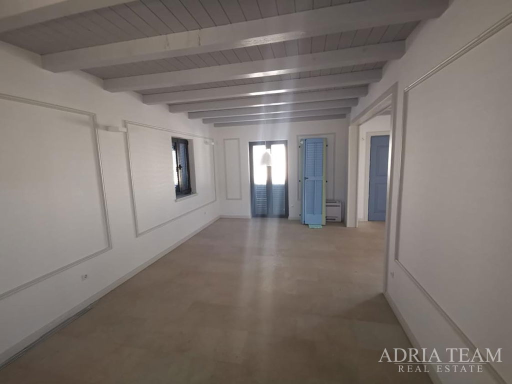 LUXURY STONE VILLA WITH POOL – PAŠMAN