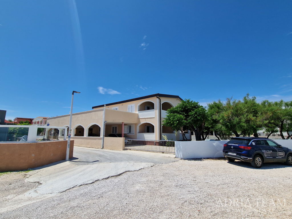 DETACHED HOUSE WITH 5 APARTMENTS – CLOSE TO THE SEA AND BEACH – VIR