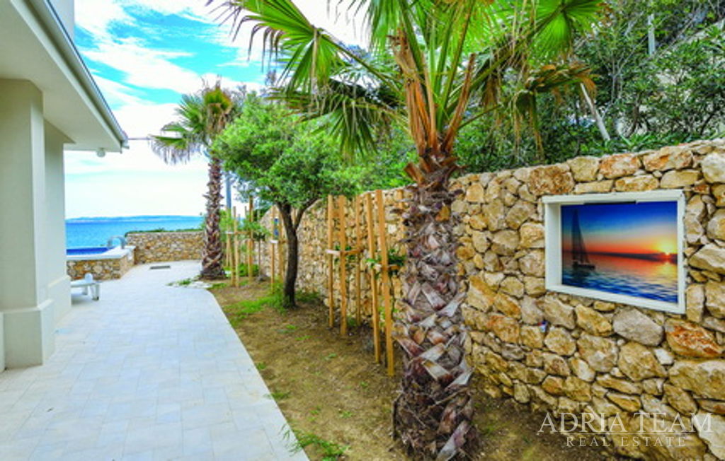LUXURY VILLA, 5 m FROM THE SEA – KOŠLJUN, PAG