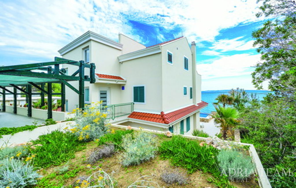 LUXURY VILLA, 5 m FROM THE SEA – KOŠLJUN, PAG