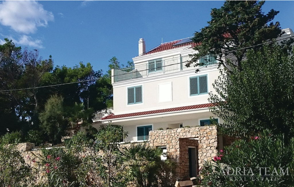 LUXURY VILLA, 5 m FROM THE SEA – KOŠLJUN, PAG