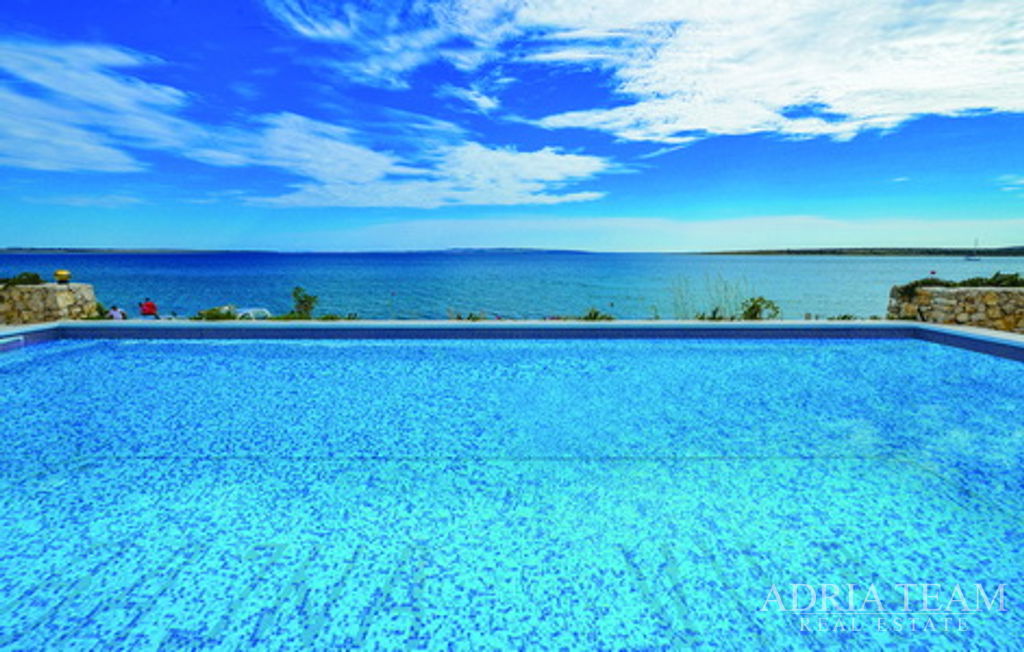 LUXURY VILLA, 5 m FROM THE SEA – KOŠLJUN, PAG