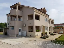 APARTMENT HOUSE WITH 7 APARTMENTS – PRIVLAKA property for sale