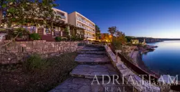 HOTEL INVESTMENT PROJECT WITH BUILDING PERMIT – NOVIGRAD property for sale