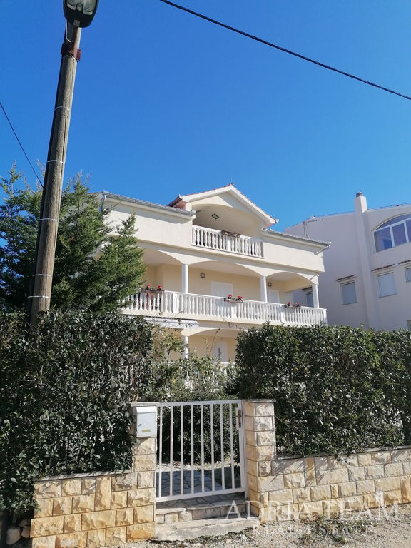 APARTMENT HOUSE WITH 3 APARTMENTS, 120 m FROM THE SEA - PETRČANE, ZADAR