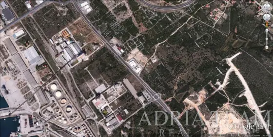 BUILDING LAND IN INDUSTRIAL ZONE – EXCELLENT TRANSIT LOCATION – GAŽENICA, BARBARIČINE ZONE property for sale